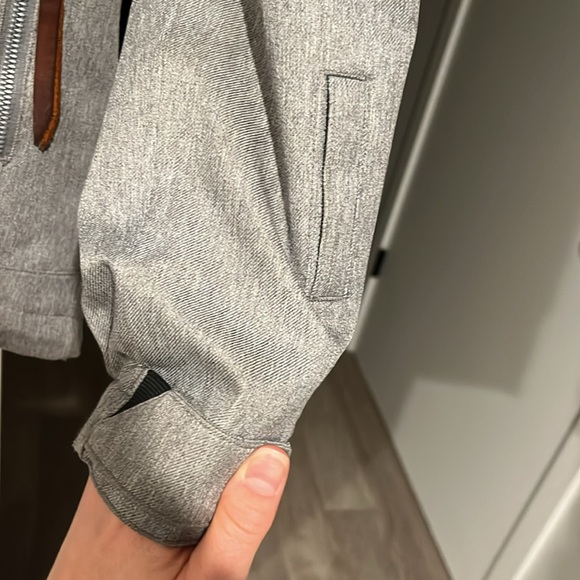 Volcom snowboard jacket - Picture 7 of 11